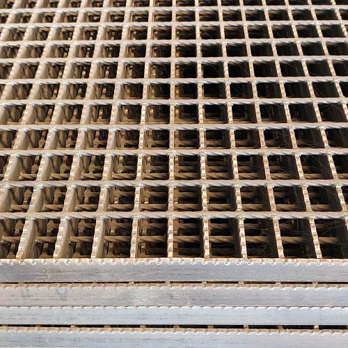 鋼格板鋼格柵板應(yīng)用在工業(yè)廠房上的好處