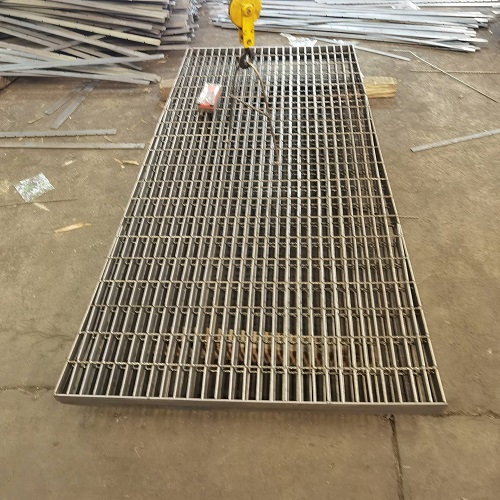 鋼格柵鋼格板G403/30/100：防滑、防腐與高強(qiáng)度