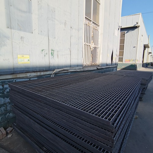 排水溝蓋板鋼格柵的詳細(xì)規(guī)格解析與應(yīng)用場(chǎng)景