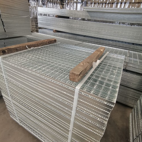 如何辨別劣質(zhì)鋼格板？看這4個(gè)細(xì)節(jié)，避免安全隱患