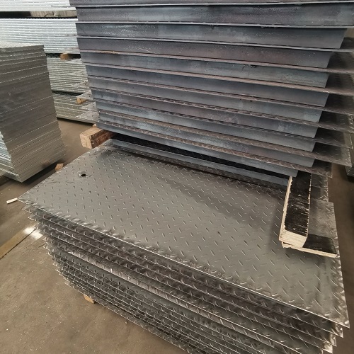 定制鋼格板 vs 標(biāo)準(zhǔn)尺寸？哪種更劃算？