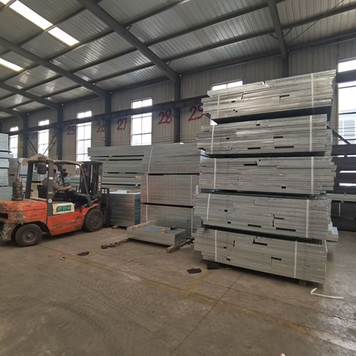 鋼格柵采購(gòu)成本控制：?jiǎn)蝺r(jià)、運(yùn)輸、安裝省錢妙招