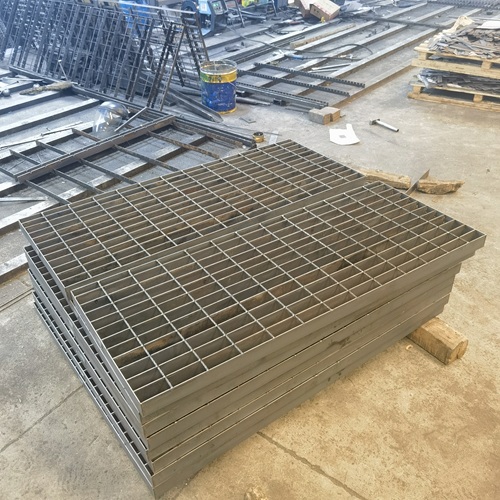 不同場(chǎng)景下鋼格板選型指南，照著買不踩雷