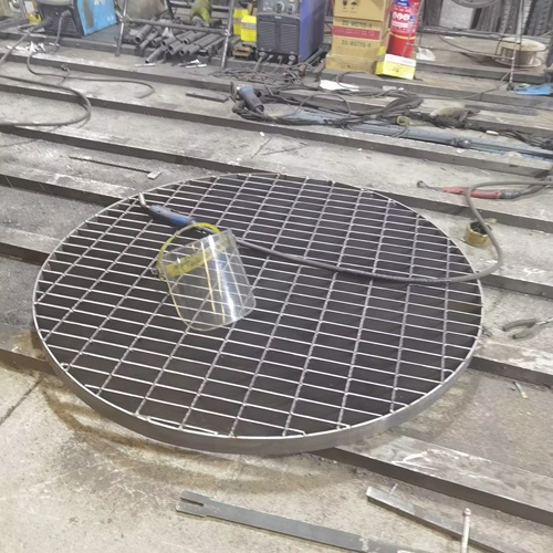 鋼格板長(zhǎng)期使用后變形怎么辦