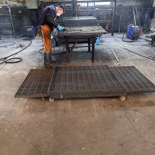 鋼格柵板為什么容易生銹？原因在這里